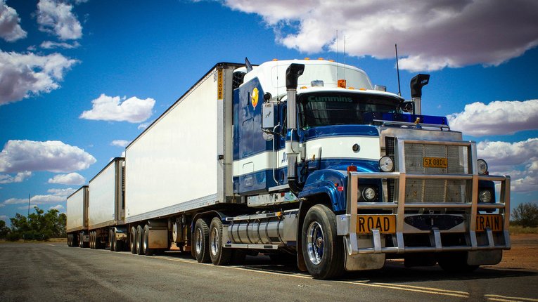 You can drive a truck with a trailer with a CE class driving licence.